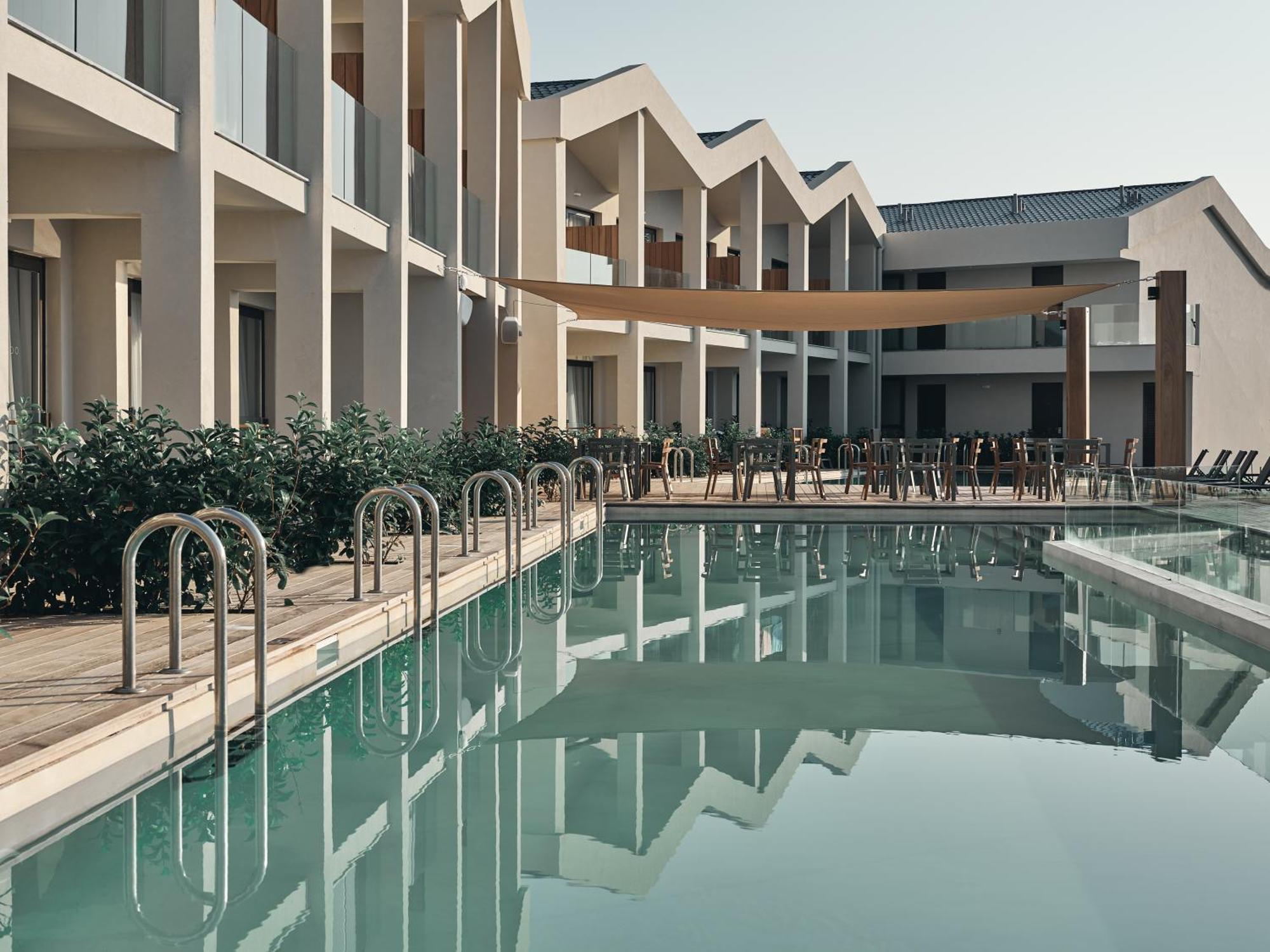 Aqua Bay Suites Plános Exterior foto